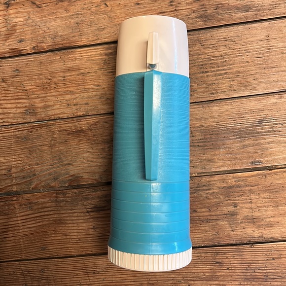 Vintage Turquoise glass lined Thermos - Picture 8 of 8
